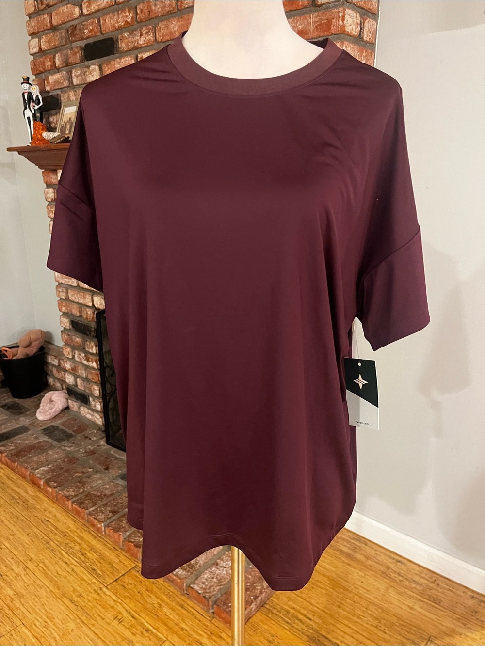 Tuckernuck Relaxed Crewneck Tee in Burgundy